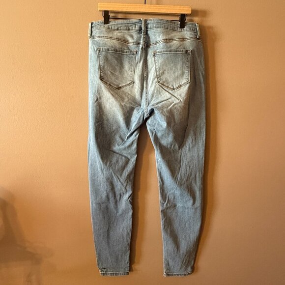 Women's Plus 1X Fashion Nova Skinny Distressed Stretch Jeans Light Wash - Picture 3 of 7